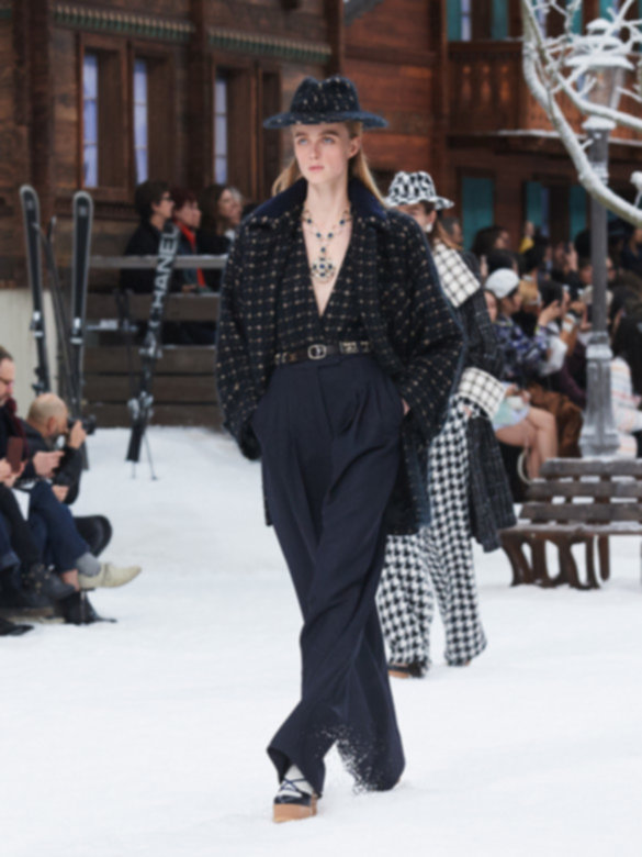 ساعة&nbsp;<span dir=LTR>Heritage Automatic Chronograph</span>&nbsp;من&nbsp;<strong>مونبلان</strong><br />
&nbsp;