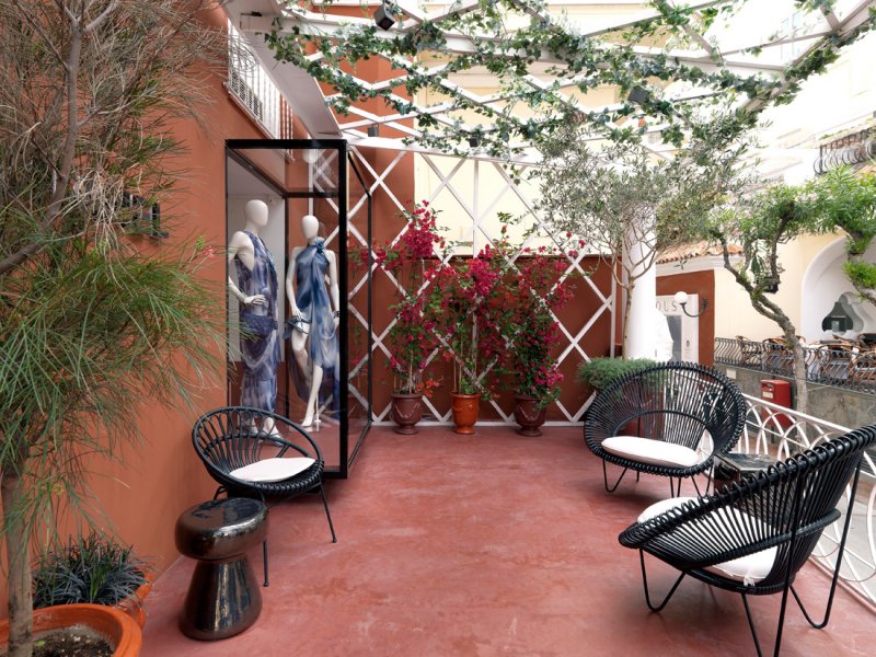 توم فورد<br />
<em>من موقع</em> <em><span dir=LTR>MRPORTER</span></em><br />
&nbsp;