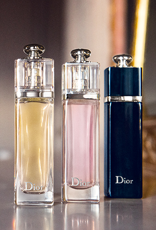 <strong>سلما حايك</strong> في حدث بوميلاتو الذي يحتفل بها كوجه العلامة الجديد في ميلانو