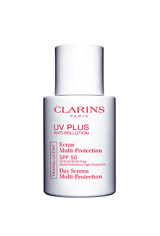 <strong>بيانكا براندوليني دادا</strong> ترتدي بدلة من جورجيو أرماني إلى عرض أزياء العلامة في ميلانو