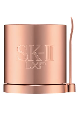 <strong>فساتين مكشوفة الأكتاف </strong><br />
<br />
<strong>جورج حبيقة</strong><br />
هوت كوتور ربيع 2015