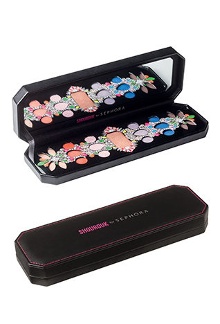 <strong>إيميليا ويكستيد </strong><br />
مجموعة ربيع وصيف 2015