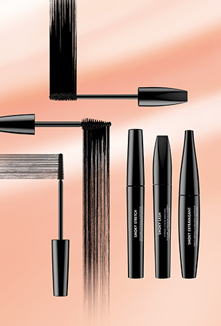 <strong>مايلي سايرس</strong> اختارت مظهر من عرض أزياء ميو ميو لربيع وصيف 2015 لارتدائه إلى احتفال Rock And Roll Hall Of Fame Induction السّنوي الثّلاثين في كليفلاند.