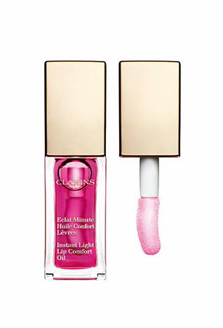 الممثّلة <strong>ليك بيل</strong> اختارت جامبسوت سوداء غير مردنة شبيهة بالبدلة الرّسميّة وسوار &ldquo;Azov&rdquo; &nbsp;وحزام وحقيبة صغيرة من جلد الثّعبان، كلّها من تصميم لانفان، لحضور العرض الأوّلي لفيلم &ldquo;Man Up&rdquo; الذي أقيم خلال مهرجان تريبيكا السّينمائي في مدينة نيويورك.