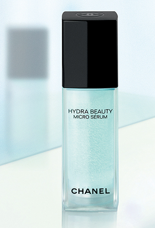 تتميّز مجموعة ماركيزا لفساتين زفاف ربيع 2016 بالزّهور والبراعم التي نمّقت الفساتين على شكل خيطان وبتلات قماشيّة ثلاثيّة الأبعاد وورود من الخرز أو الرّيش. وساعدت الكثير من أحذية لوبوتان العالية الكعب في إكمال هذه المظاهر الجميلة المفعمة بالأنوثة كأحذية So Kate و Pigalle Follies و D&eacute;collet&eacute; 312، بالإضافة إلى حذاء Dalida الجديد ذي الكعب المموّج.<br />
&nbsp;<br />
<strong>مجموعة ماركيزا لفساتين الأعراس </strong><br />
<strong>ربيع 2016</strong>