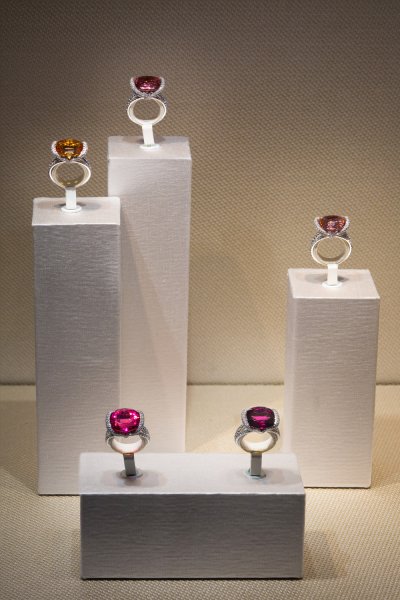 Jewels to Fall in Love with
