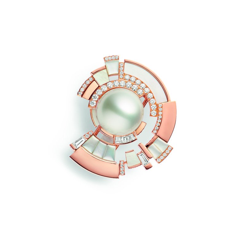 Perspectives de Chaumet high jewelry collection, Lux earring<br />
 