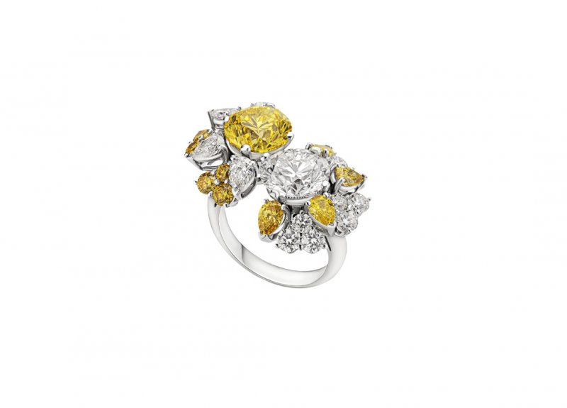 <strong>Bvlgari</strong> Barocko high jewelry collection ring<br />
 