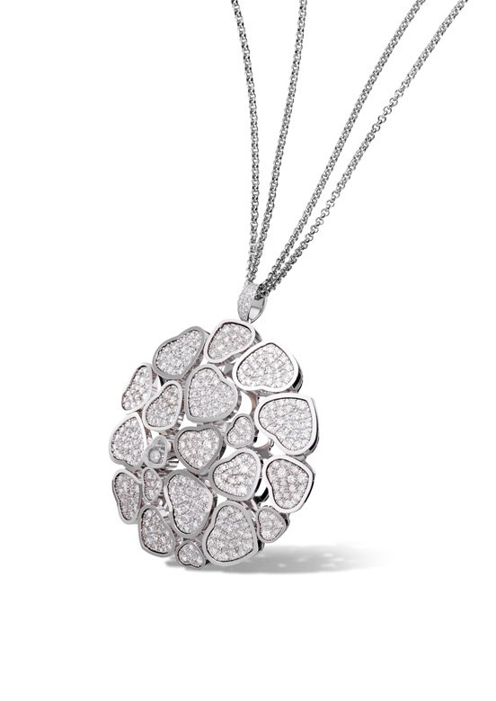 <strong>Emotional jewelry </strong><br />
Chopard, Happy Hearts necklace<br />
 