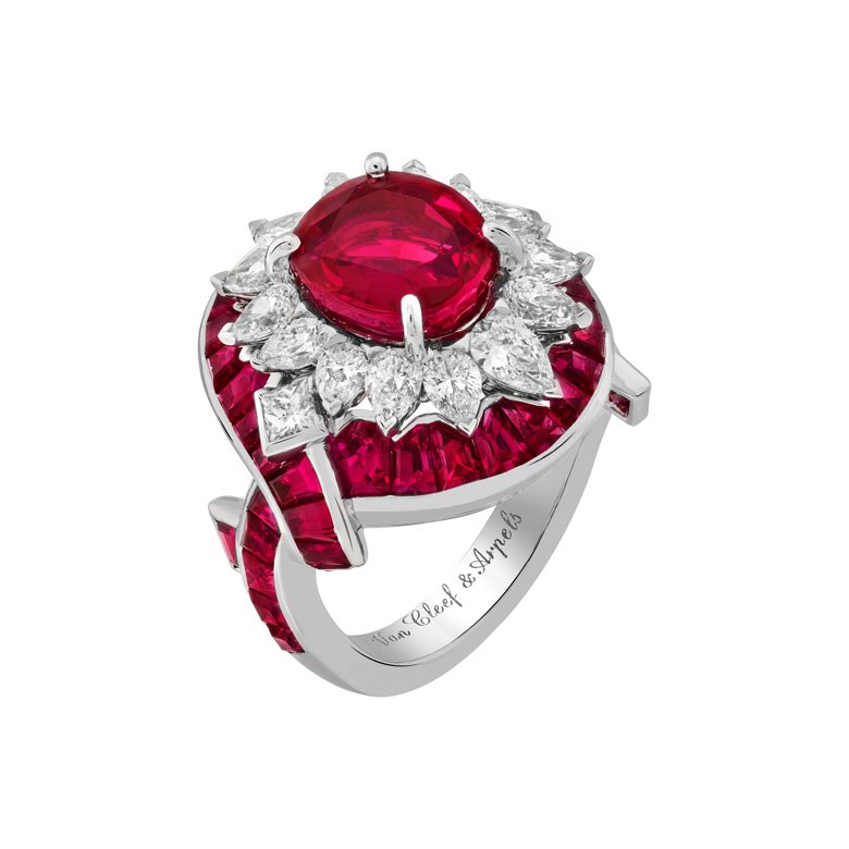 <strong>Van Cleef & Arpels</strong> Romeo & Juliet high jewelry collection, Filtro d’Amore ring<br />
 