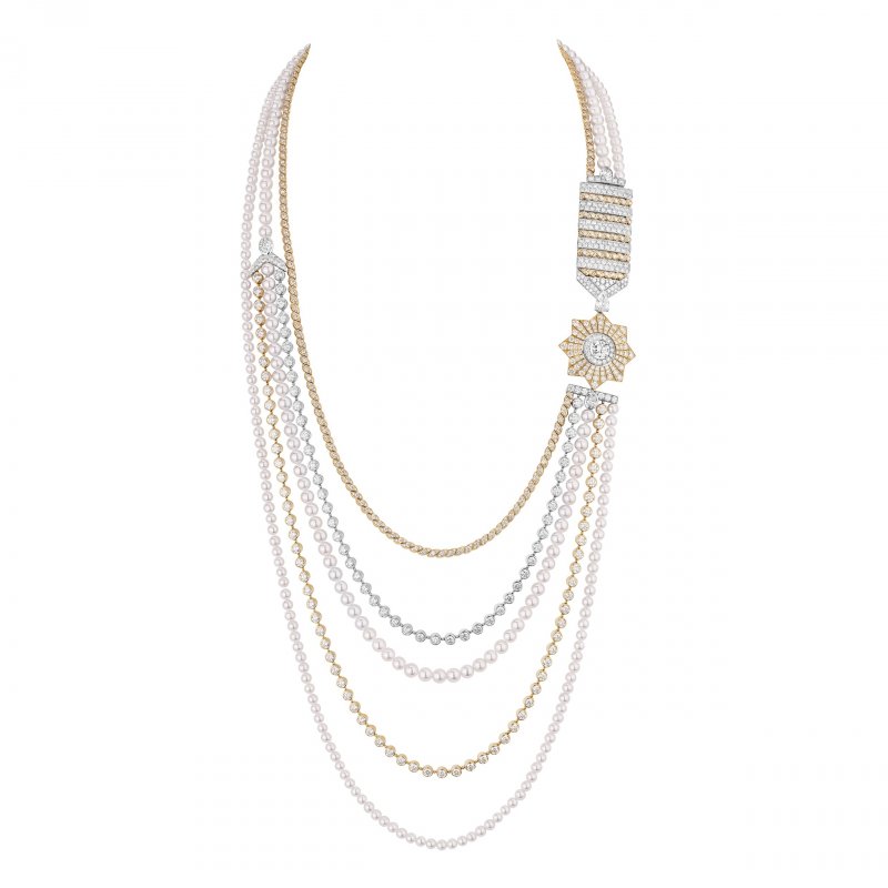 <strong>CHANEL</strong>, Le Paris Russe de CHANEL high jewelry collection, Médaille Solaire necklace<br />
 