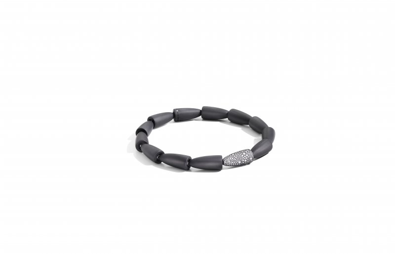 <strong>Vhernier</strong>, Calla necklace<br />
 