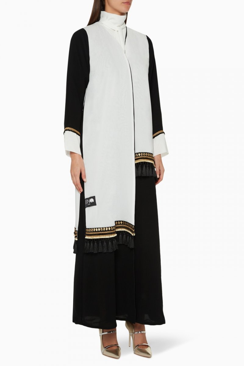 Elna Line
<h5><span style=color:#696969><em>Via Ounass</em></span></h5>