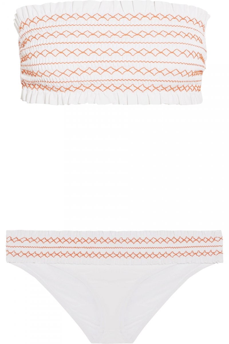 عينان مدخّنتان باللّون الأزرق المائل إلى الفضّيّ<br />
<strong>شانيل </strong><strong>CHANEL</strong><br />
&nbsp;<br />
&nbsp;