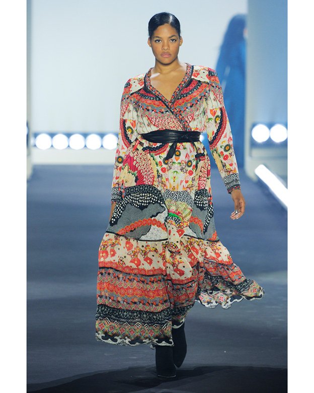 قرط <span dir=LTR>Quatre White Edition</span> ذو مشبك<br />
&nbsp;