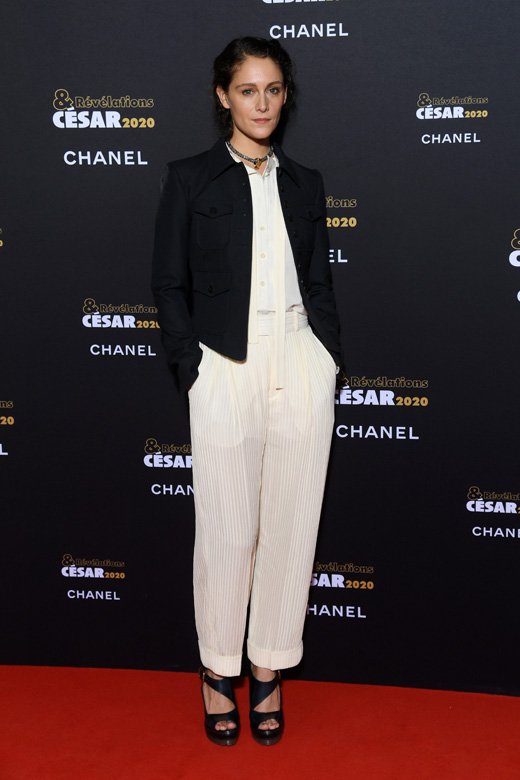 <strong>-Ariane Labed </strong>in <strong>Chloé</strong><br />