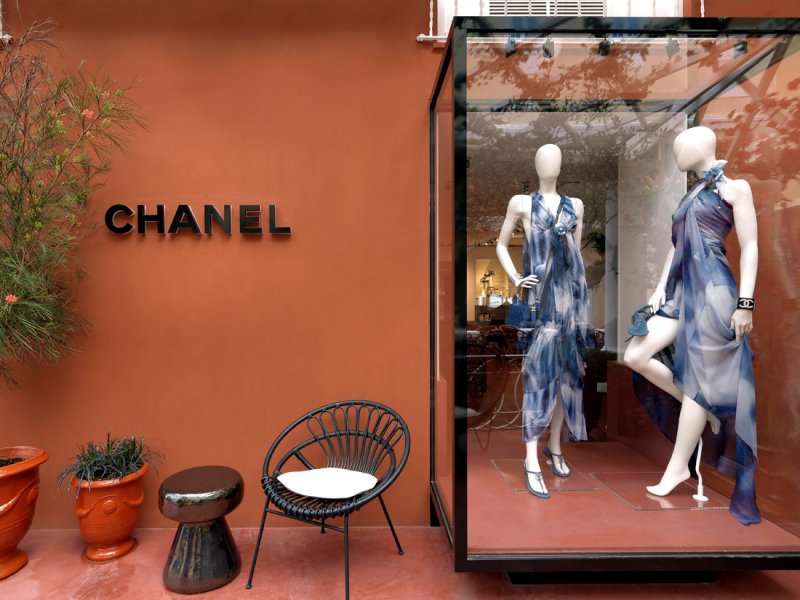 بربري<br />
<em>من موقع</em> <em><span dir=LTR>Matches Fashion</span></em><br />
&nbsp;