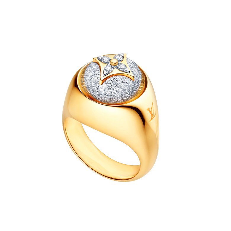 <strong>Louis Vuitton</strong>, B Blossom ring<br />
 