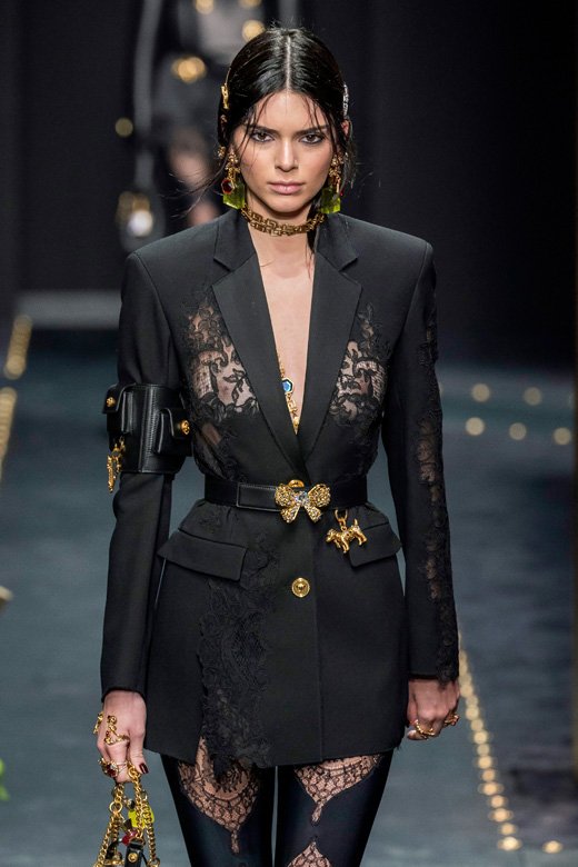 حقيبة خصر من&nbsp;<strong>سان لوران</strong><br />
&nbsp;