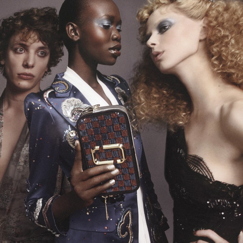 ما رأيكِ بحملة إعلانيّة على شكل دفتر مذكرات شخصيّة؟
