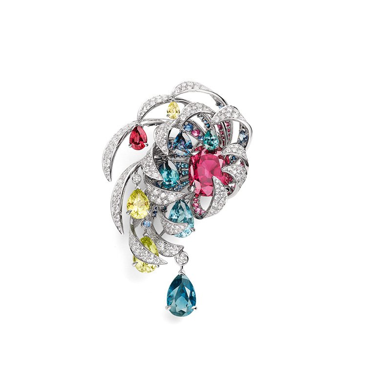 <strong>Chaumet</strong>, Les Ciels de Chaumet high jewelry collection, Soleil de Minuit brooch<br />