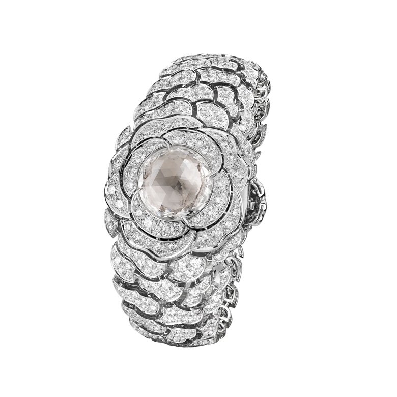 <strong>CHANEL</strong>, 1.5 1 Camélia. 5 Allures high jewelry collection, Eclat de Diamant watch<br />
 
