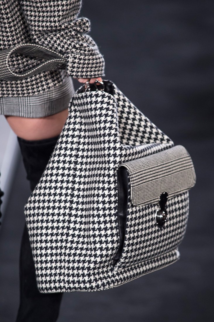 روكاس<br />
<em>من موقع</em> <em>Mytheresa.com</em><br />
&nbsp;