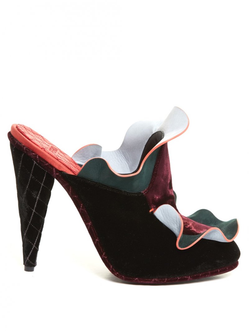 كلوي<br />
<em>من موقع</em> <em>Matches Fashion</em><br />
&nbsp;