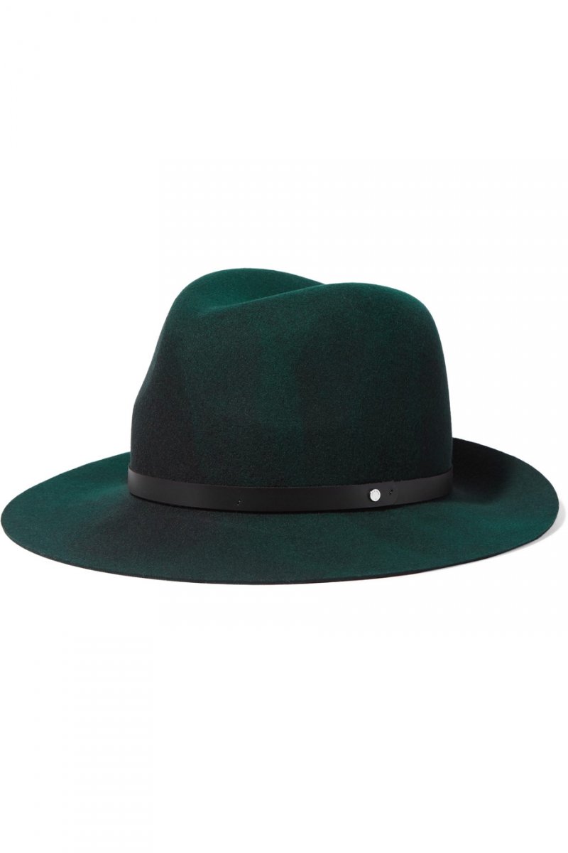 <strong>قمصان صوفيّة </strong><br />
من تعاون موقع MRPORTER مع راغ أند بون
