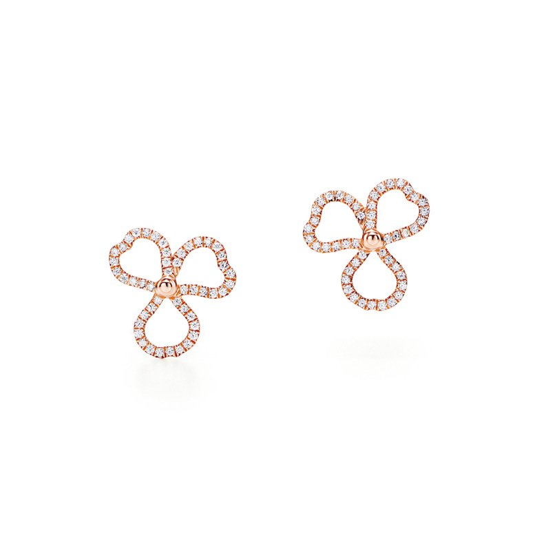 <strong>Tiffany & Co.</strong>, Paper Flowers earrings<br />
 