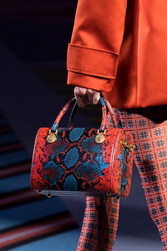 Versace<br />
&nbsp;