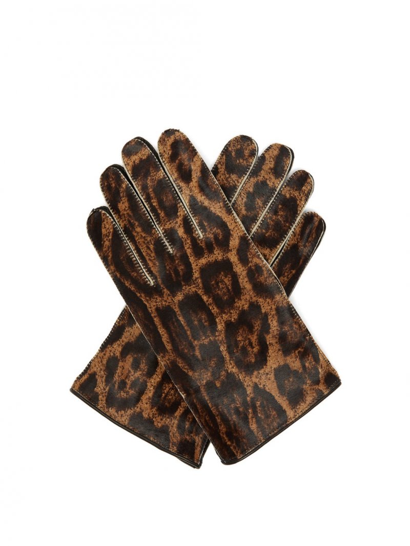 Raf Simons gloves<br /> <em>Via Matches Fashion</em><br />
&nbsp;