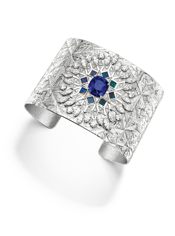 <strong>Piaget</strong>, Sunlight Escape high jewelry collection cuff<br />
 