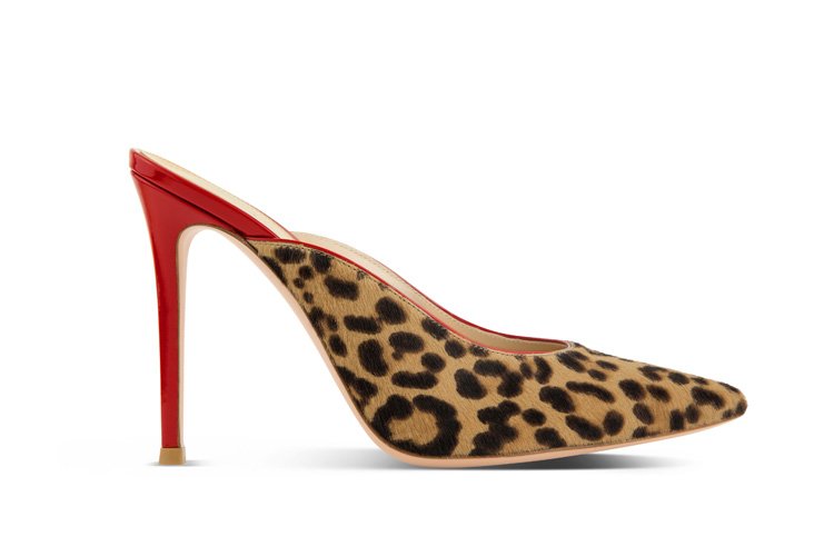 Gianvito Rossi<br /> <em>Available at Harvey Nichols-Dubai</em>