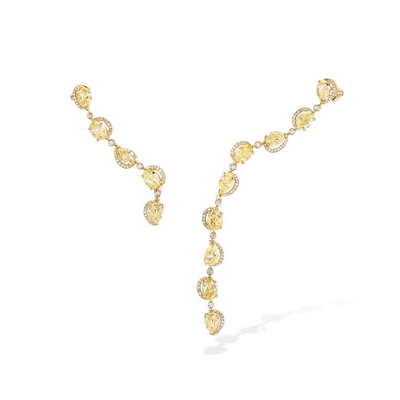 <strong>Messika Paris</strong>, Diamond Braid earrings<br />
 