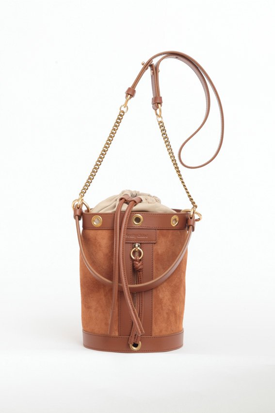 ديور<br />
&nbsp;