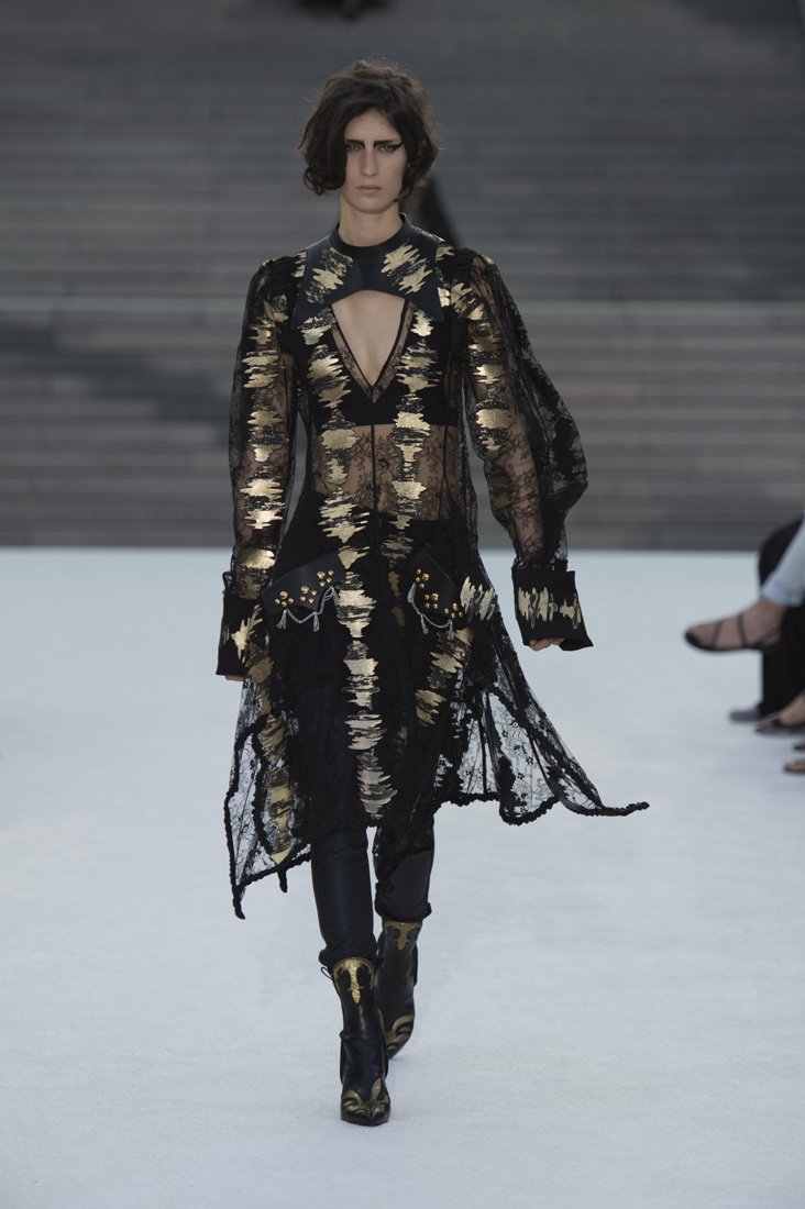 غوتشي<br />
<em>من موقع</em> <em>Net-A-Porter</em><br />
&nbsp;