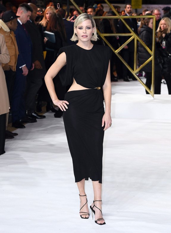 <strong>-Elizabeth Banks </strong>in <strong>Versace</strong><br />