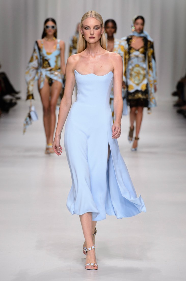 مستحضر <span dir=LTR>Les 4 Ombres</span> بلون <span dir=LTR>Lumi&egrave;res Naturelles</span><br />
&nbsp;