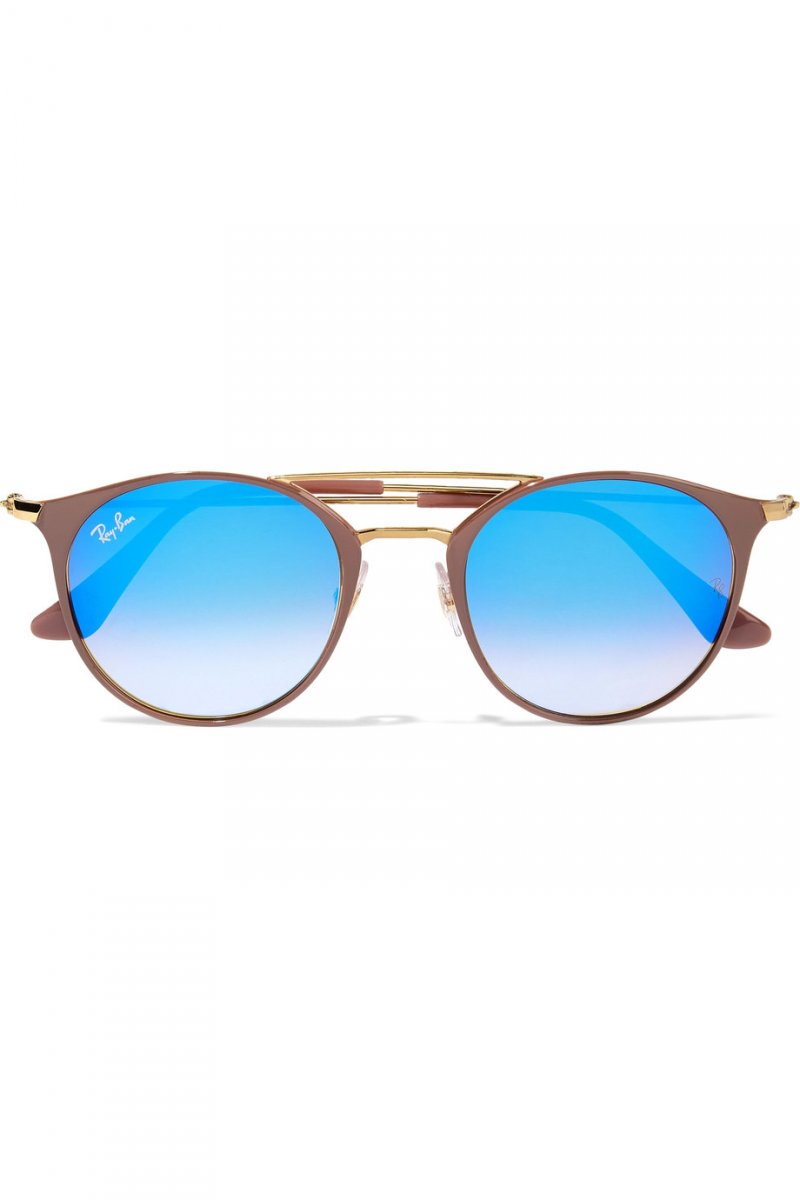 <strong>أدوا أبوا </strong>في إطلالة من<strong> بربري </strong>في حفل توزيع جوائز The British Fashion<br />
&nbsp;