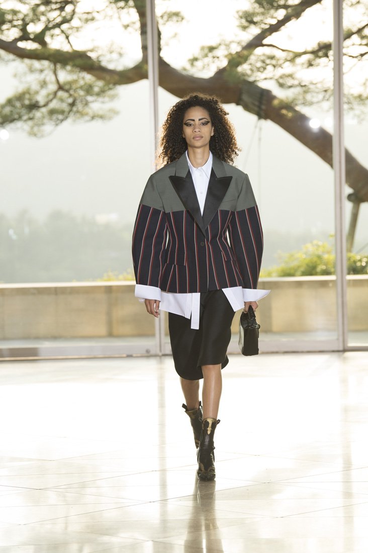 كلوي<br />
<em>من موقع</em> <em>Net-A-Porter</em><br />
&nbsp;