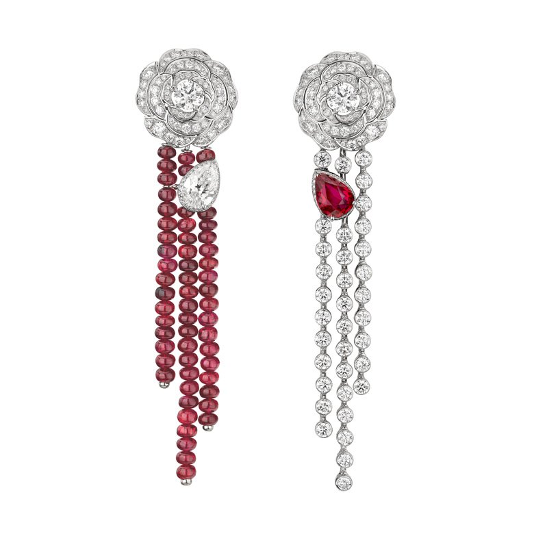 <strong>CHANEL</strong>, 1.5 1 Camélia. 5 Allures high jewelry collection, Rouge Incandescent earrings<br />
 