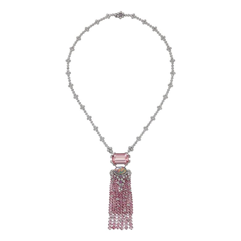 <strong>Cartier</strong>, Coloratura high jewelry collection, Yoshino necklace<br />
 