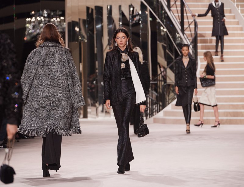 CHANEL Launches the 2019/20 Métiers d’Art Collection
