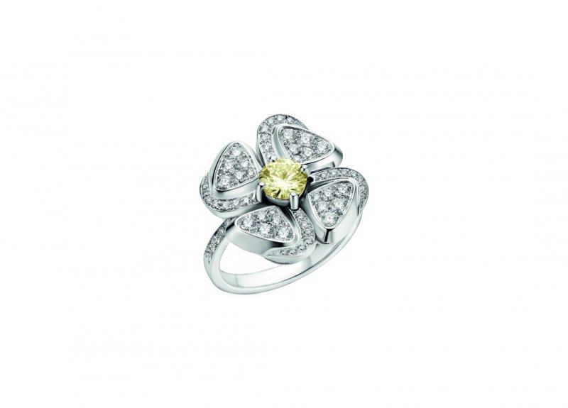 <strong>Bvlgari</strong>, Fiorever ring<br />
 