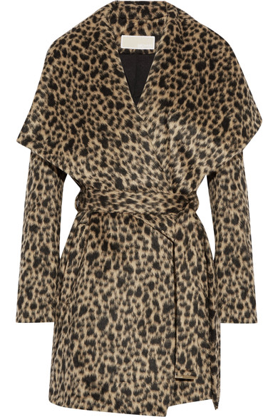 فيزونات من <strong>لورنا جين</strong> &ndash; إنّها تخوّلكِ التّحرّك بشكل أسهل من السّراويل العاديّة<br />
<em>متوفّرة على موقع نمشي </em><br />
&nbsp;