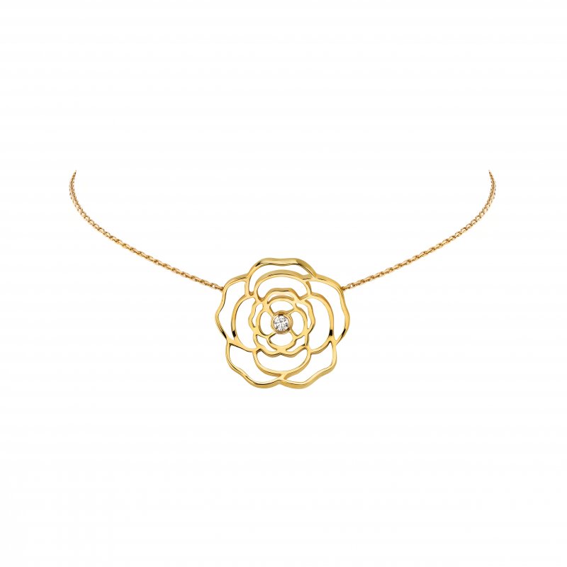 <strong>CHANEL</strong>, Pétales de Camélia collar<br />