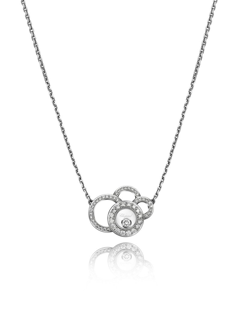 Let These Stackable Novelties Adorn Your Neck This Season
