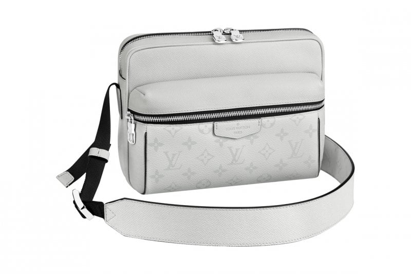 Louis Vuitton bag<br />
&nbsp;