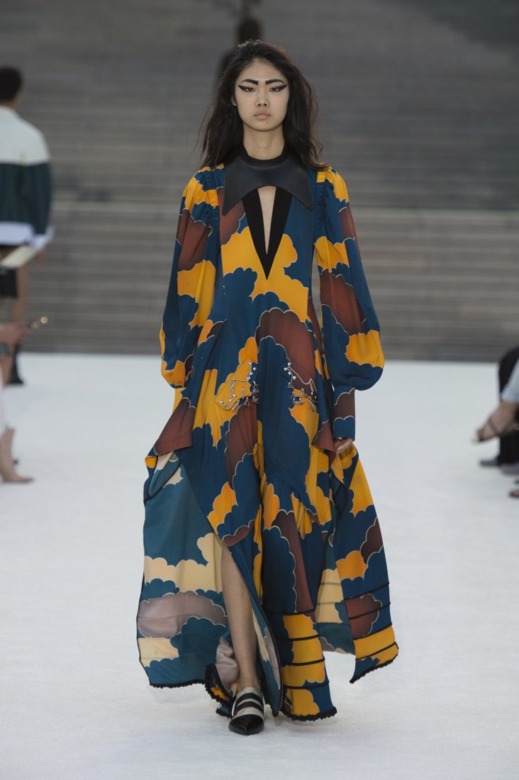 سان لوران<br />
<em>من موقع </em><em>Net-A-Porter </em><br />
&nbsp;